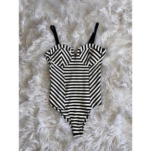 Fashion Nova Black and white bodysuit